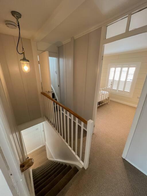 Stylish 3Br Cowes Cottage Close To The Waterfront Εξωτερικό φωτογραφία