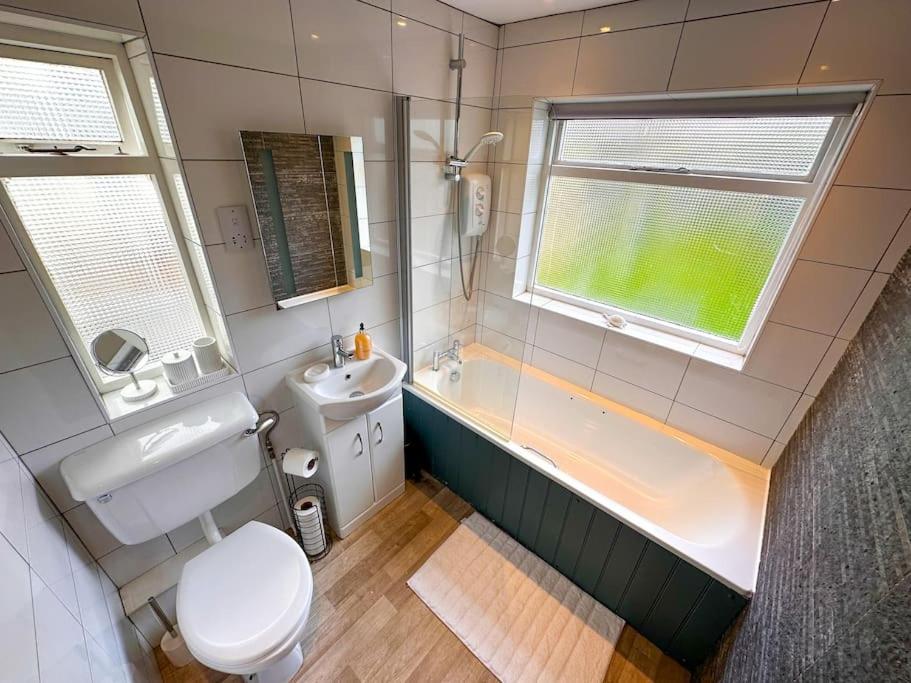 Stylish 3Br Cowes Cottage Close To The Waterfront Εξωτερικό φωτογραφία